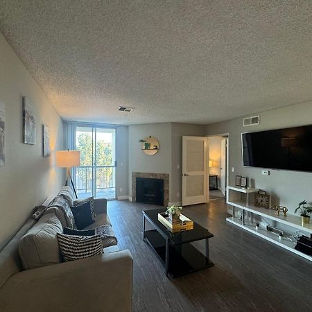 Incredible Two Bedroom Hollywood Apartments Free Parking Los Angeles Exterior foto